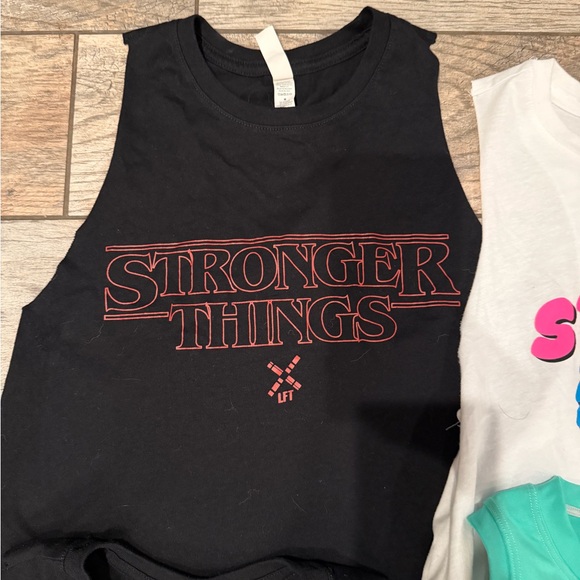 Graphic Tank Tops Set - Picture 2 of 9